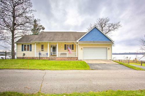 Waterfront Lake Mitchell Home With Sunset Views