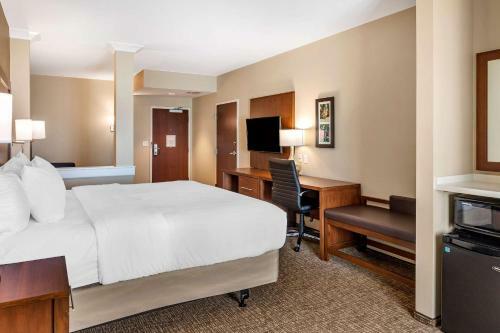 Hotel Comfort Inn & Suites