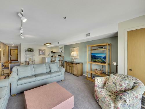111 Edgewater Inn