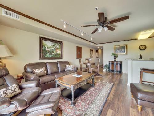 239 Edgewater Inn