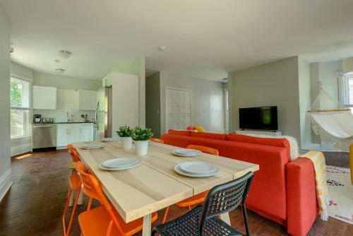Kercheval Avenue Apartments