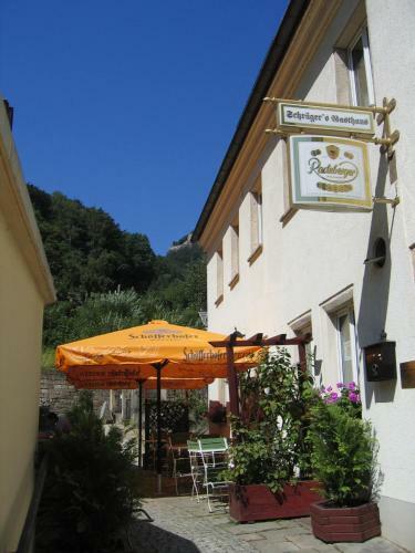 Hostal Pension Schr�gers
