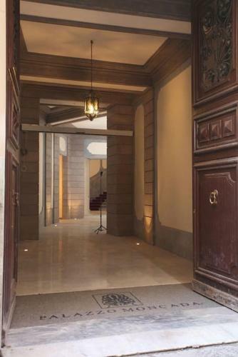Palazzo Moncada Apartment