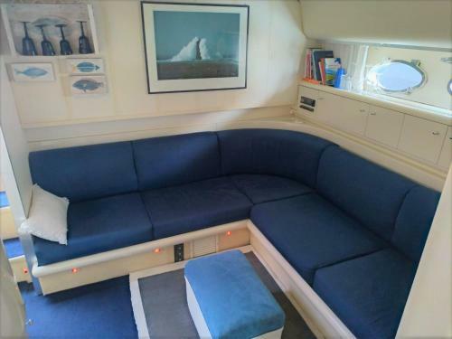 Desir� Charming House Boat