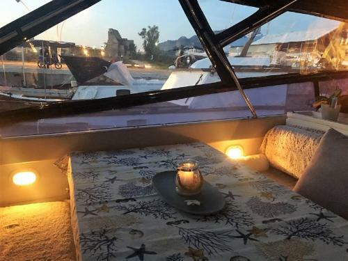 Desir� Charming House Boat