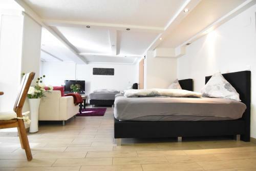 Apartments K�ln Rath Mit Garten Und Pool