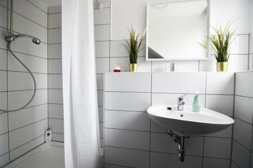 City Apartment K�ln, Messenah