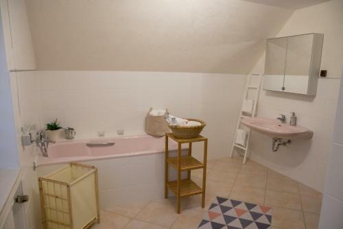 Apartamento Sch�ne Ferienwohnung In K�rten