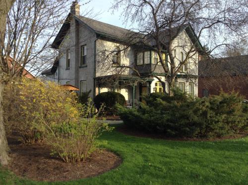 Legacy House Bed And Breakfast