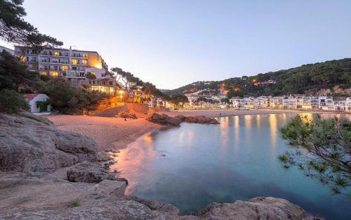 Precioso Apartamento Con Piscina En Tamariu