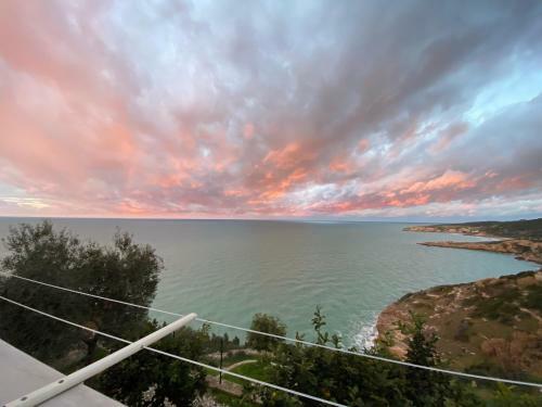 Apartamento Casa Con Giardino A Picco Sul Mare