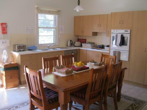 Hostal Heritage Guesthouse
