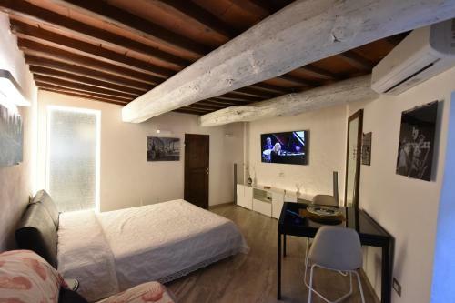 Apartamento Monolocale Su Corso Vannucci 2+2
