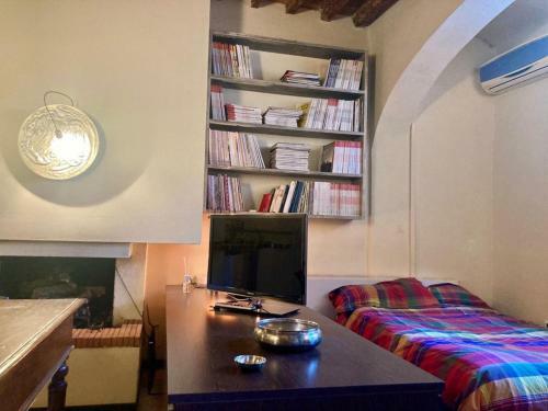 Very Central Studio Apartment