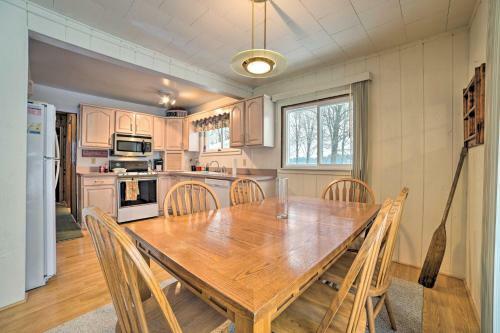 Charming Lakefront Home With Fire Pit And Yard!