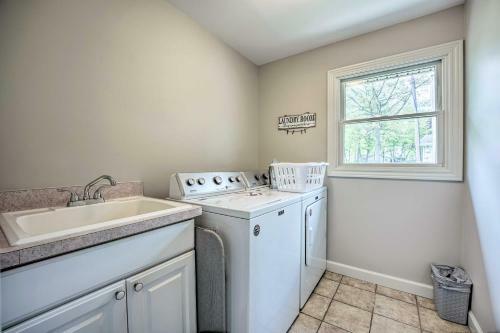 Pet-friendly Grass Lake Retreat With Game Room!