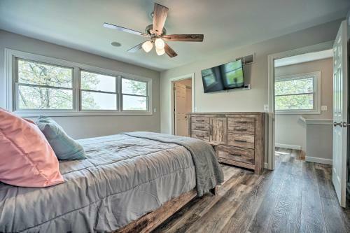 Pet-friendly Grass Lake Retreat With Game Room!