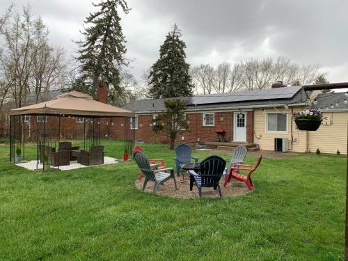Elegant & Spacious 3/2 Gem In Harper Woods