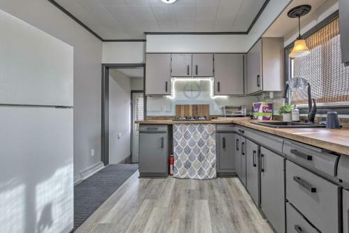 Pet-friendly Up North Getaway With Fire Pit!