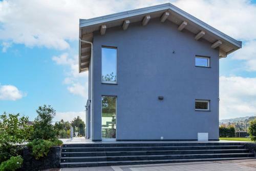 Design Villa In Piedimonte Etneo