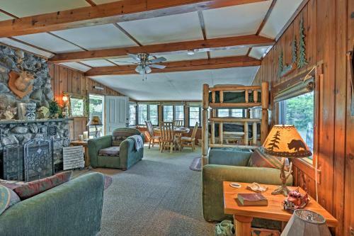 Waterfront Lake Cabin With Boat Dock, Fire Pit And Kayaks