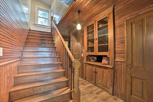 Manistee House Less Than 1 Mile From Lake Michigan!