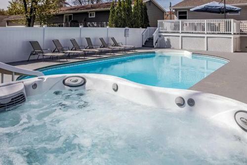 The Whit Pool House