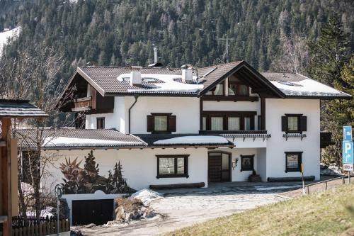 Villa Kronplatz Lodge Dolomites