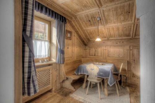 Alexander Mountain-lodge