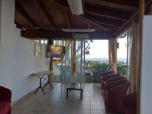 Hostal Room In Bb - Spacious Double Room A Stones Throw From The Sea