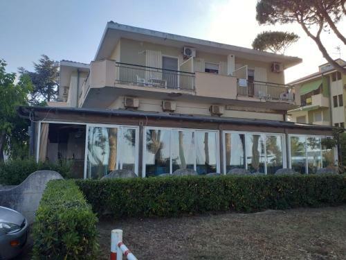 Hostal Room In Bb - Spacious Double Room By The Sea