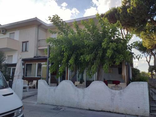 Hostal Room In Bb - Spacious Triple Room A Stones Throw From The Sea