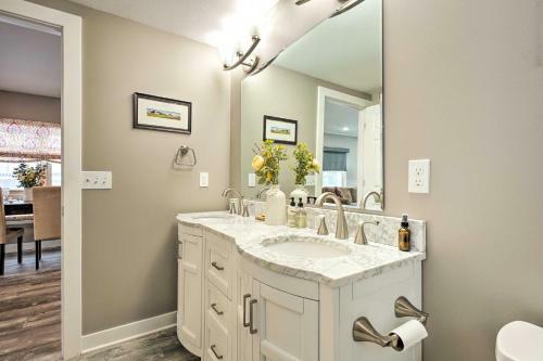Lakeside Retreat With Office And Stunning Views!