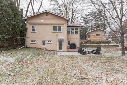 Amazing Lakefront Retreat On Long Lake! Home