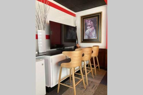 Apartamento Rest Stop, Events, Entire Unit, 1200sf, No Stairs.