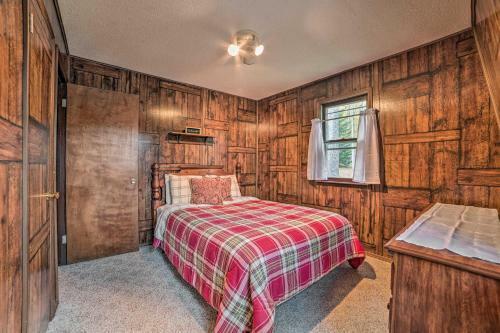 Rustic Roscommon Cabin Less Than 3 Mi To Higgins Lake