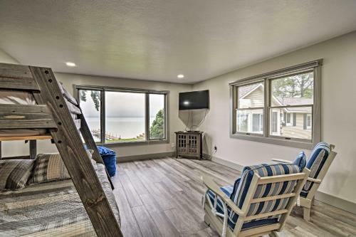 Higgins Lake House And Bunkhouse With Dock