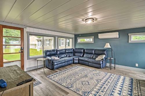 Higgins Lake House And Bunkhouse With Dock