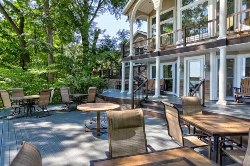 The Saugabuck House