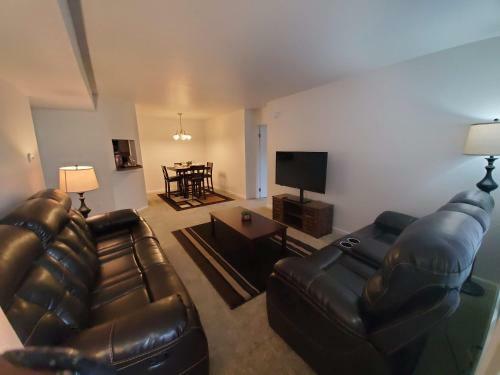 Bed & Breakfast Private Master Suite Comfortable Luxury Corporate Apartment With Pool