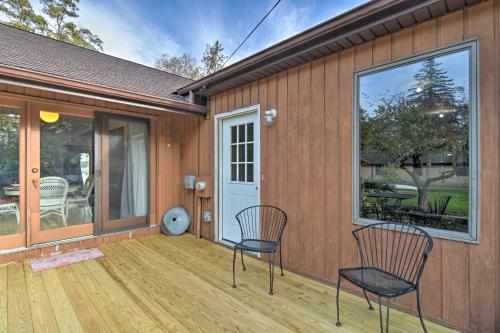 Quintessential Lake George House With Bbq And Fire Pit