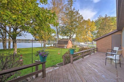 Quintessential Lake George House With Bbq And Fire Pit