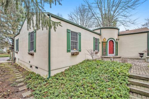Wine Down Cottage