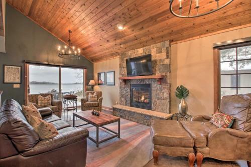 Lakefront Retreat With Fire Pit, Dock And Grill!