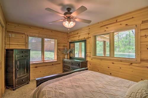 Stunning Crosslake Cabin With Deck And Lake Views!