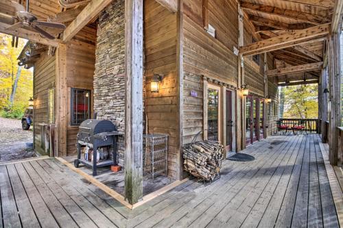 Spacious Lakefront Cabin With Fire Pit And Grill!