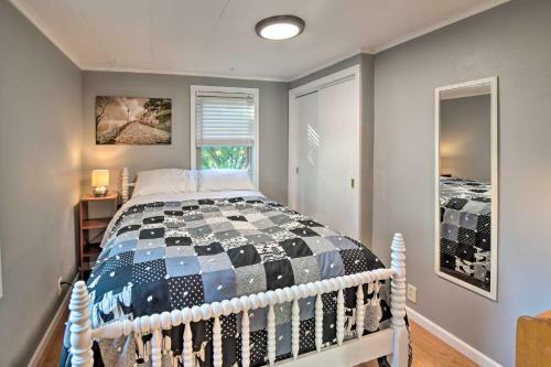 Charming Home With Patio Near Otter Tail River!