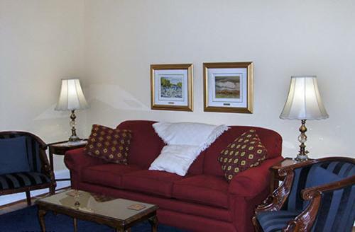Agincourt Manor B&B Suites