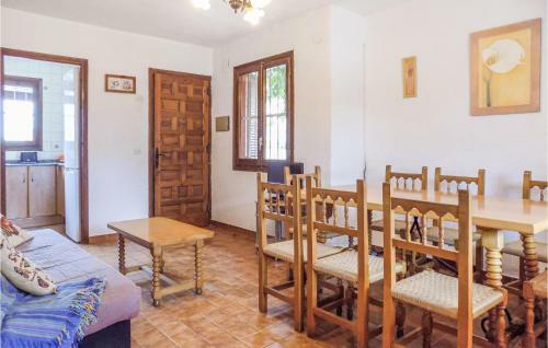 Stunning Home In Pe��scola With 3 Bedrooms