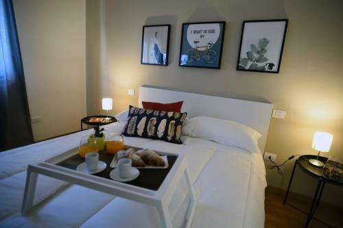 Hostal Pyramis Room